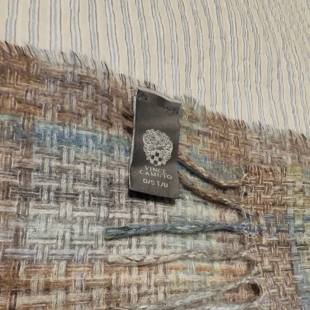 Vince Camuto OS/TU long, fringed woven scarf. 32w x 80l, gently used. - Picture 4 of 7